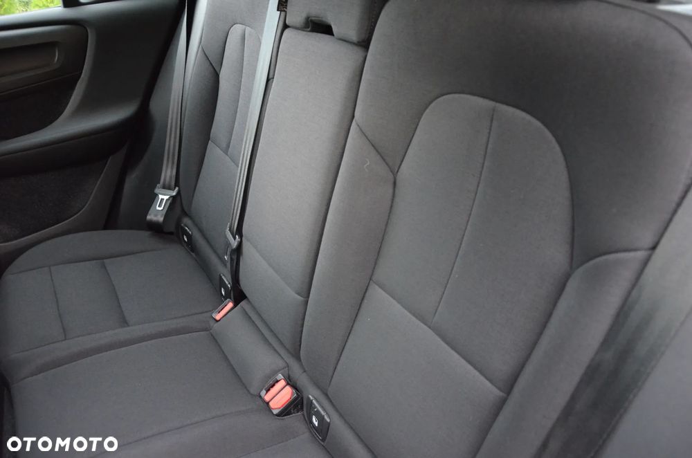 Volvo XC 40 T3 Momentum - 28