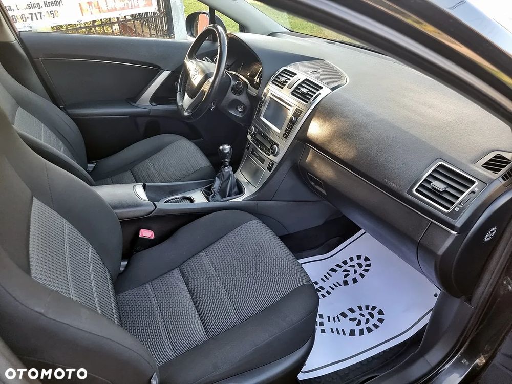 Toyota Avensis 2.0 Premium - 8