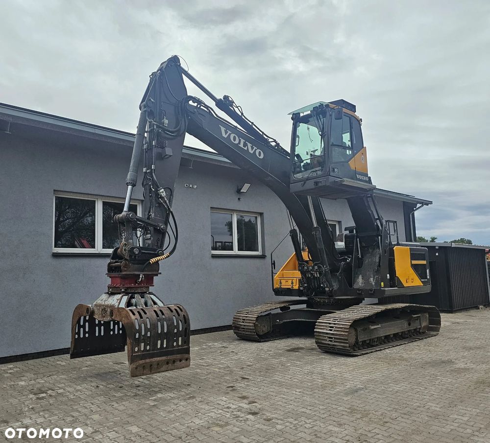 Volvo EC250EL Podnoszona Kabina