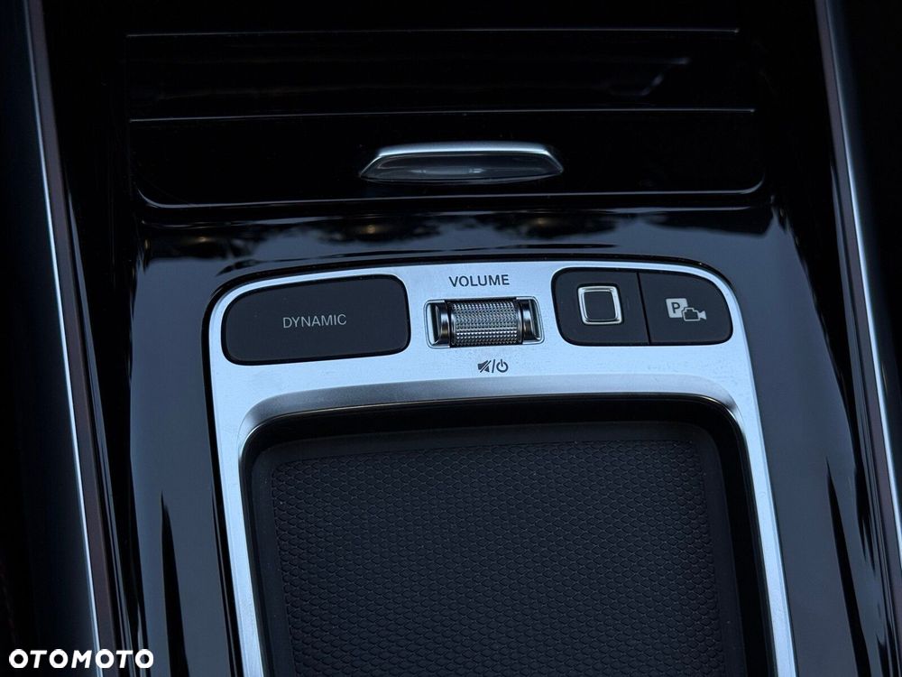 Mercedes-Benz GLA 200 d AMG Line - 25