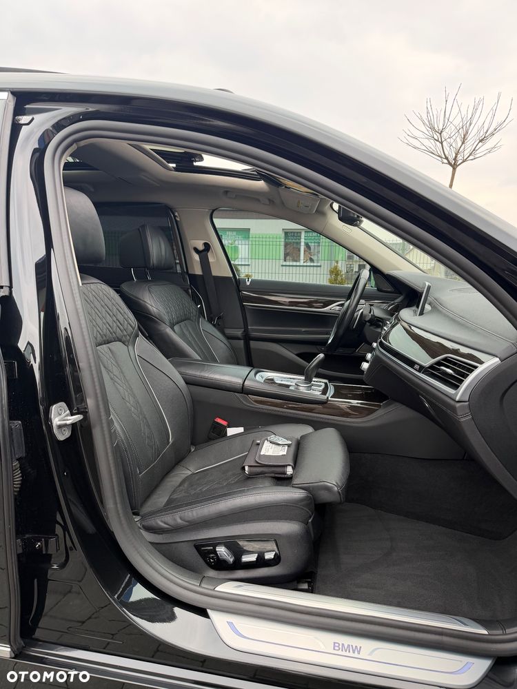 BMW Seria 7 740Li - 15