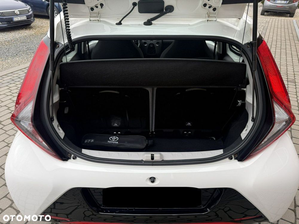 Toyota Aygo x-play - 24