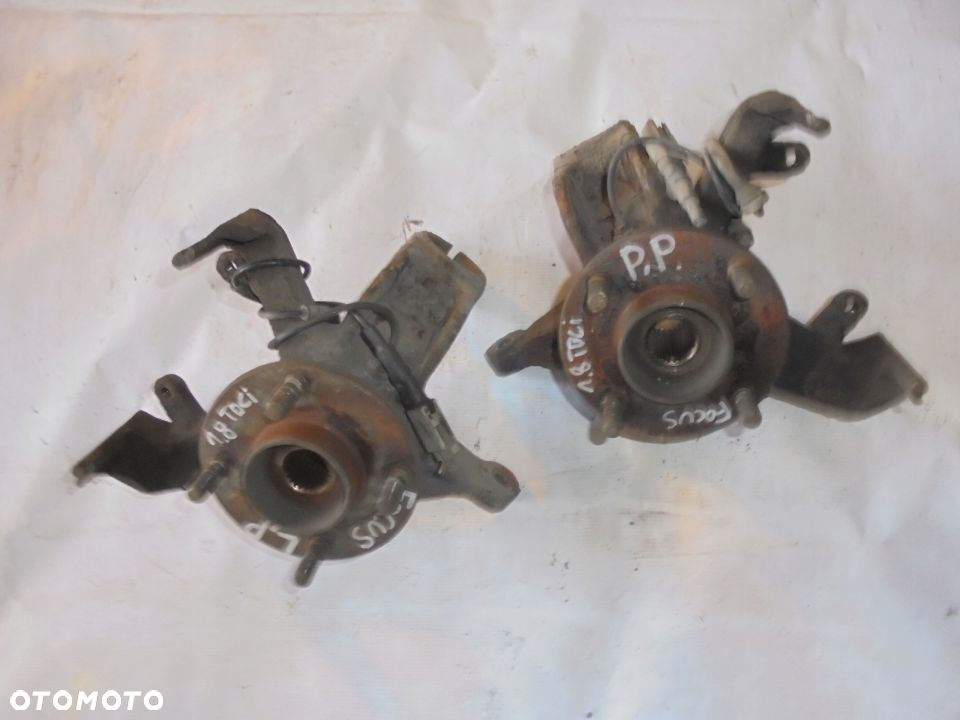 ZWROTNICA PIASTA PRAWA PRZOD FOCUS MK1 1.8 TDCI - 2