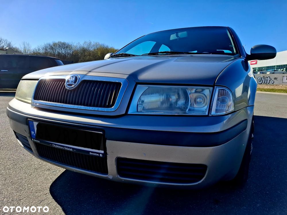 Skoda Octavia 1.6 Tour - 12