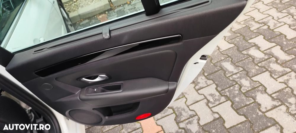 Renault Laguna - 8