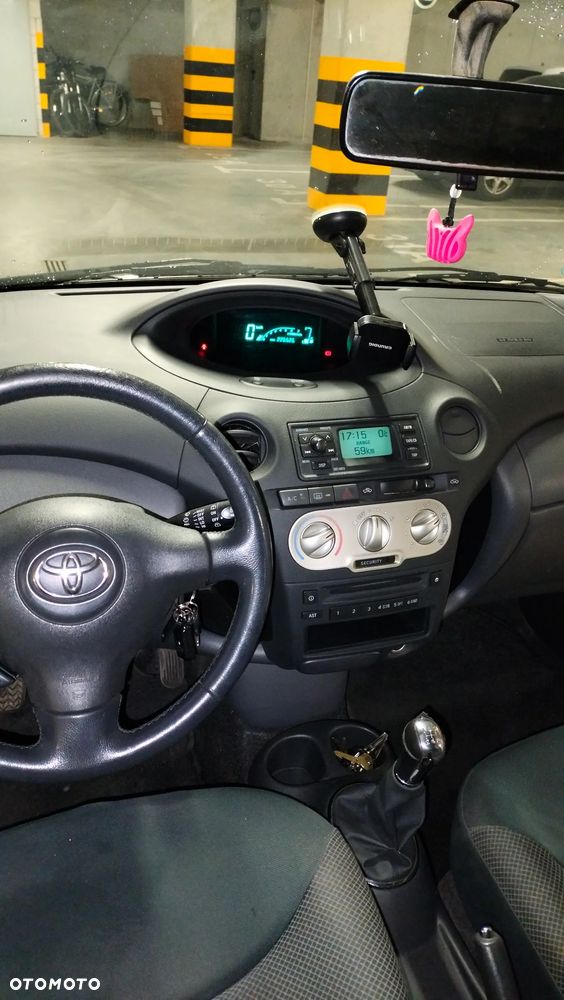 Toyota Yaris 1.3 - 10