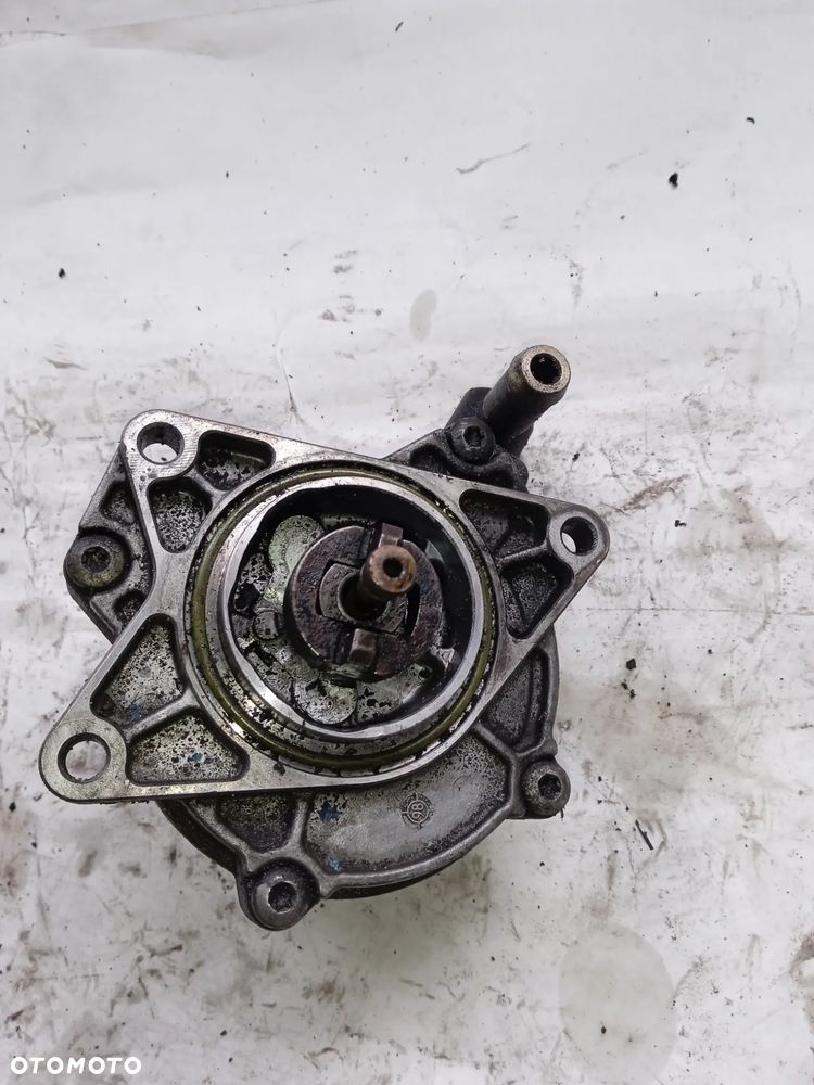 POMPA VACUM AUDI A6 C5 2.5tdi 059145100B - 1