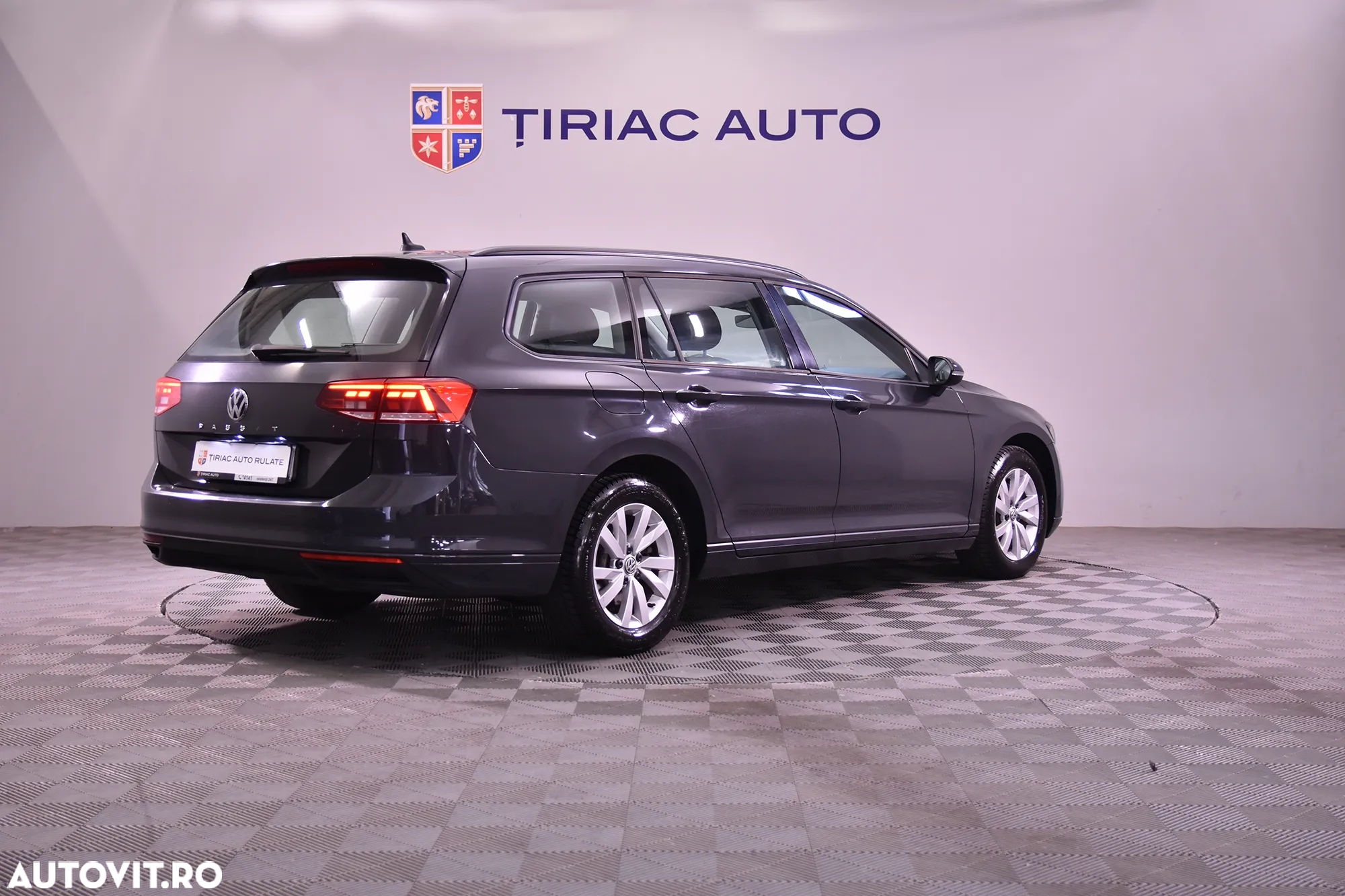 Volkswagen Passat - 5