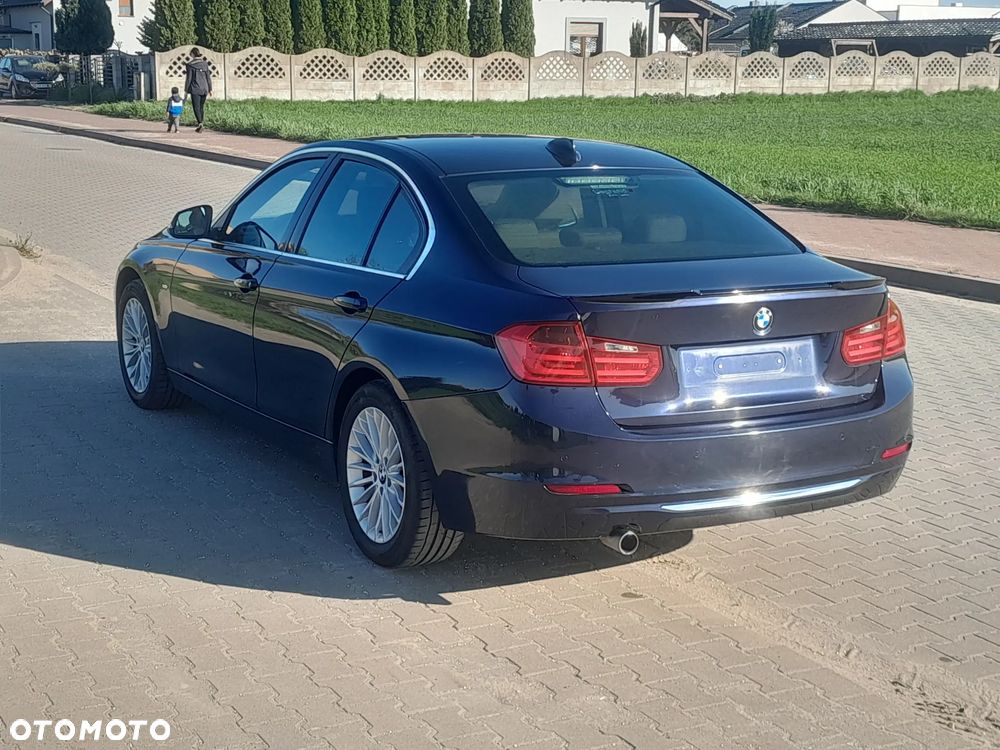BMW Seria 3 320d Luxury Line - 4