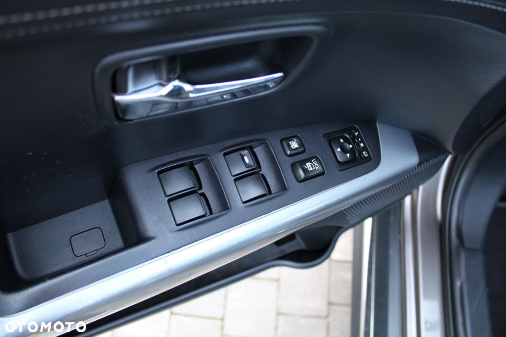 Mitsubishi Outlander 2.0 2WD 35 Jahre - 29