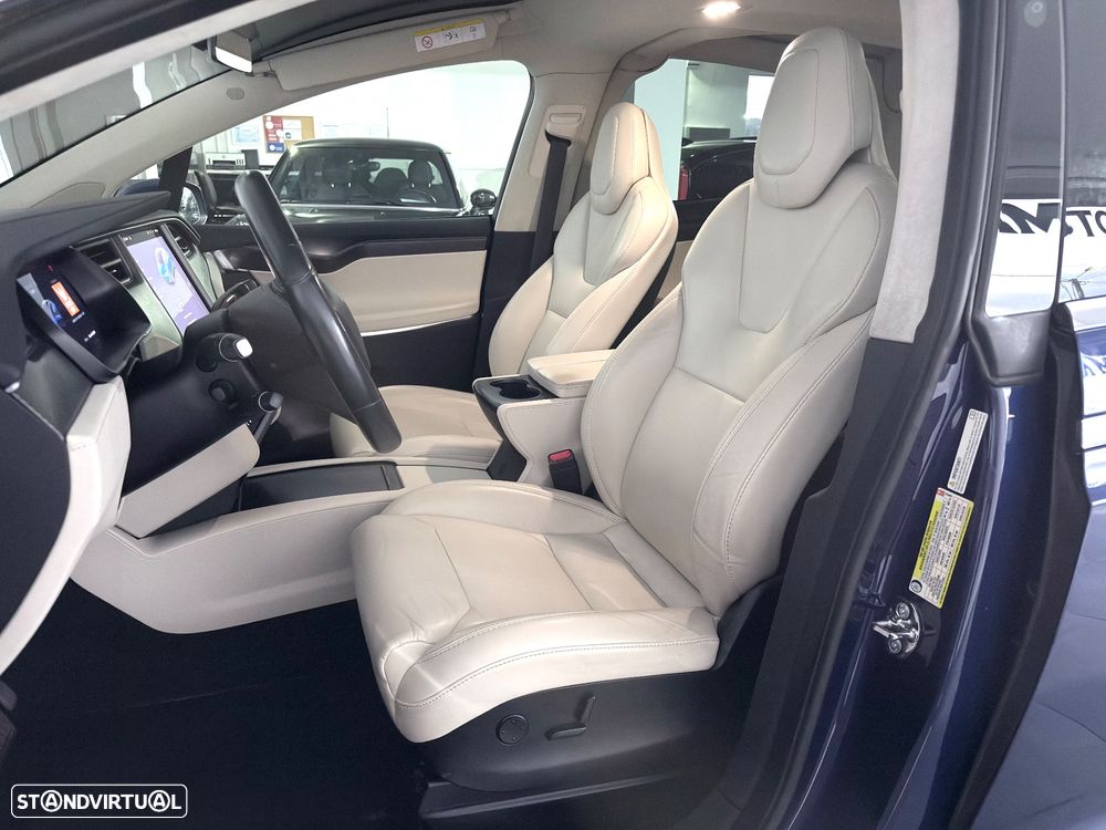 Tesla Model X 100D - 23