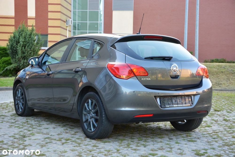 Opel Astra 1.6 Enjoy - 4