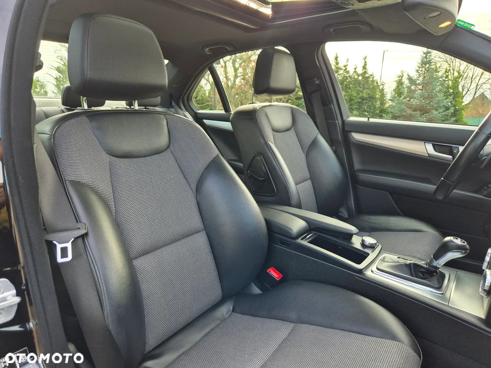 Mercedes-Benz Klasa C 180 BlueEFFICIENCY 7G-TRONIC Avantgarde - 37