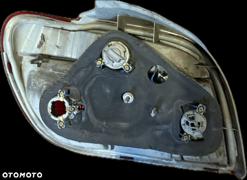 Lampa Tył Tylna Lampa PRAWA TOYOTA YARIS I - 2