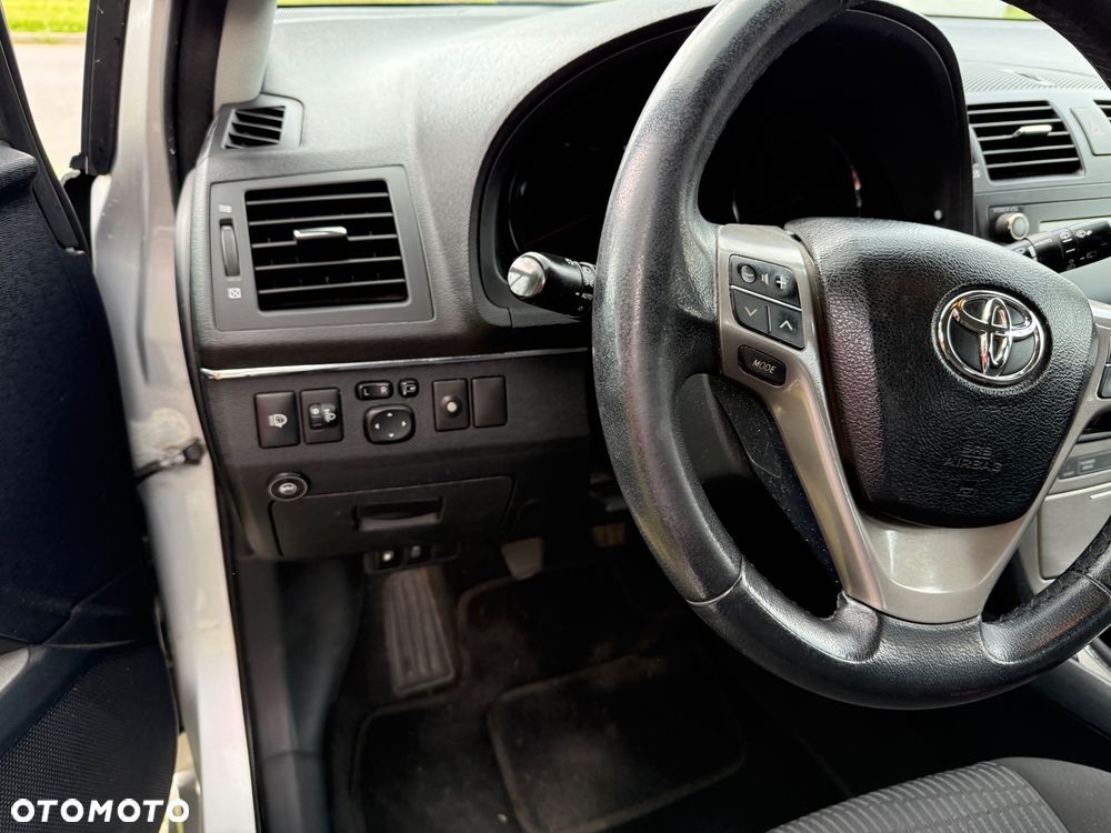 Toyota Avensis 1.8 Sol - 20