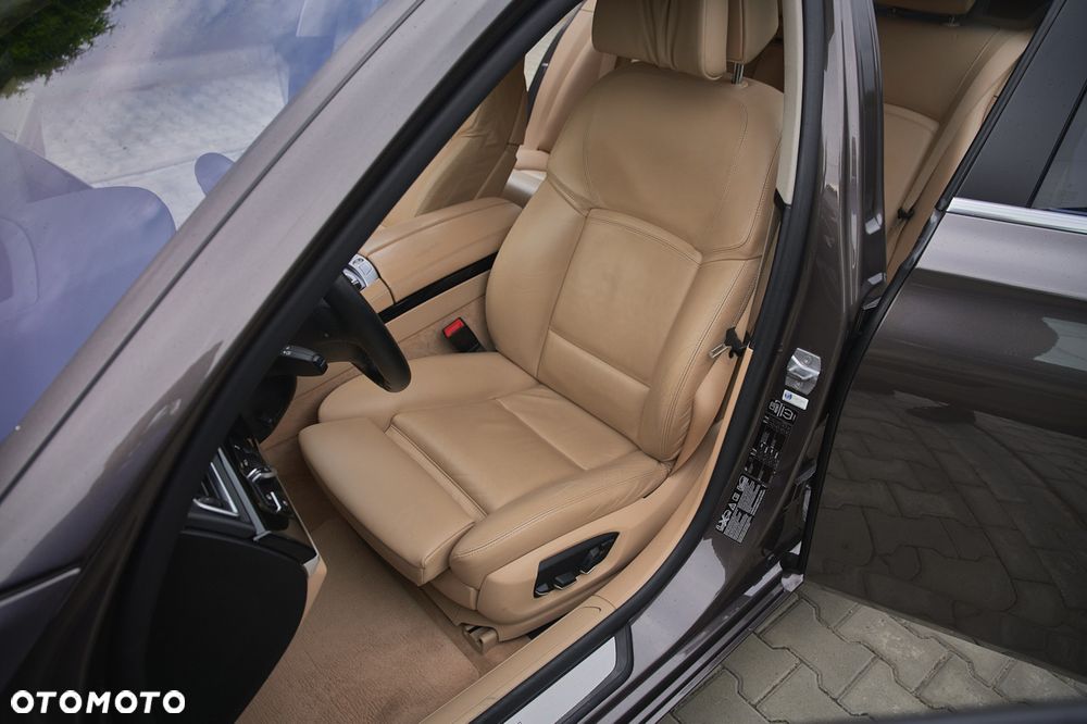BMW Seria 7 750d xDrive - 26
