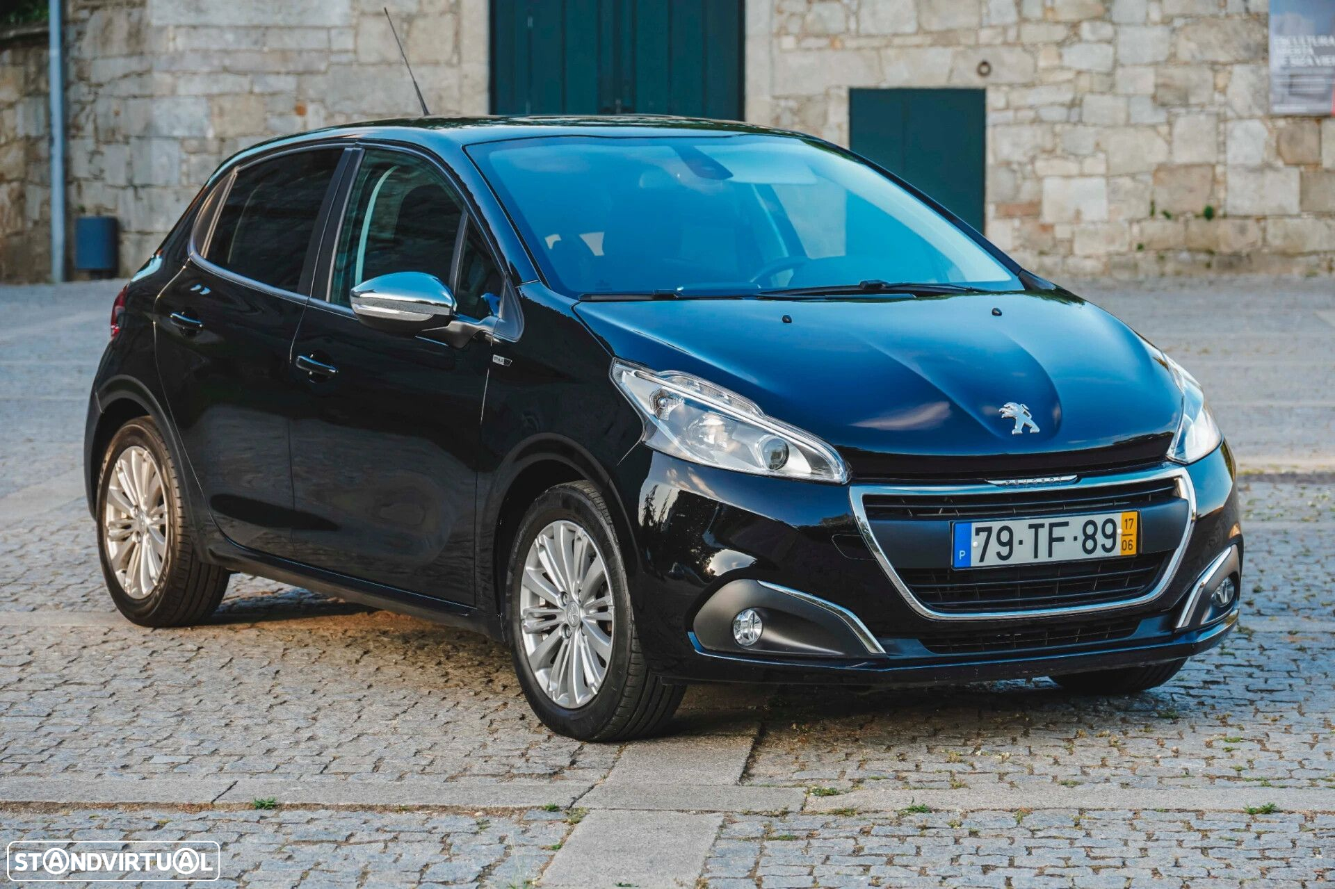Peugeot 208 - 35