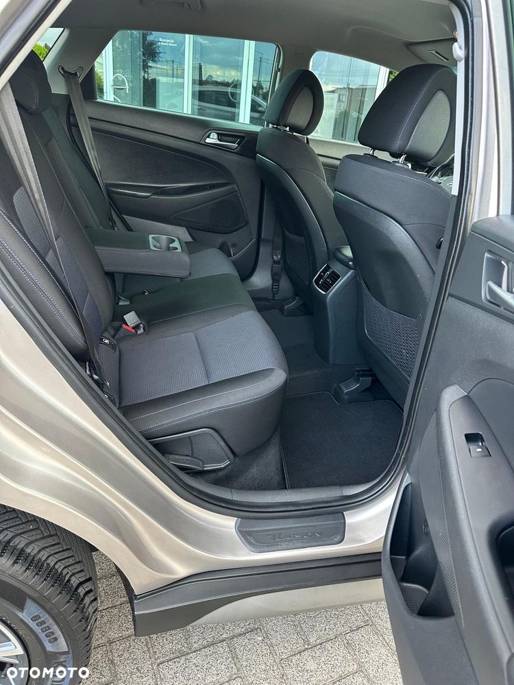 Hyundai Tucson 1.6 GDI BlueDrive Design 2WD - 21