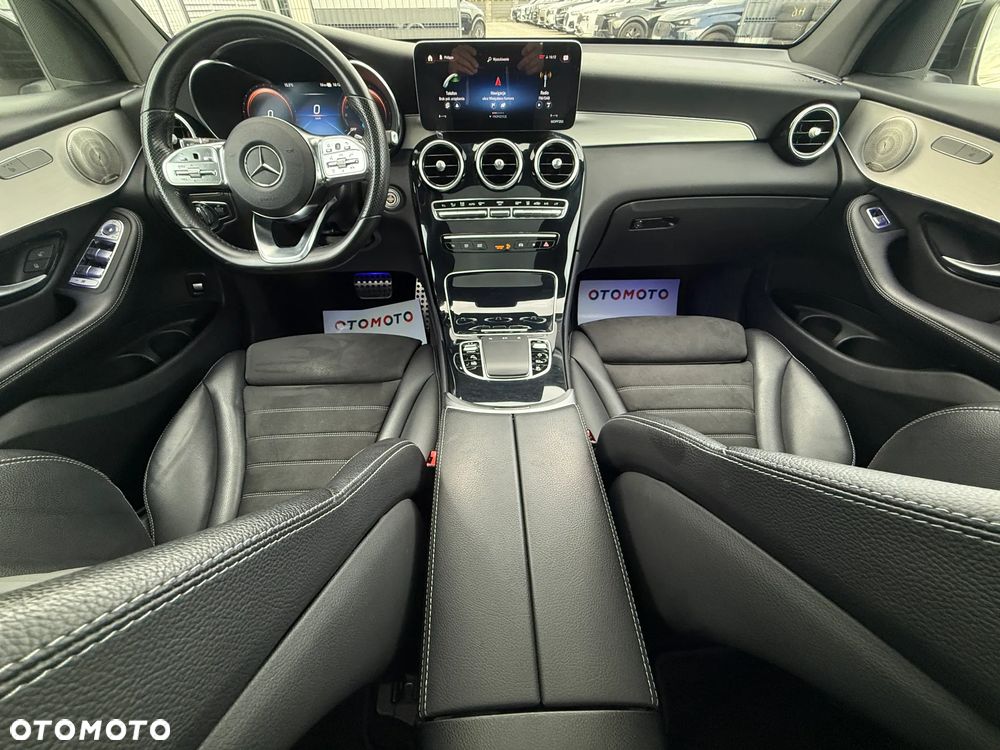 Mercedes-Benz GLC 300 de 4Matic 9G-TRONIC AMG Line Plus - 38