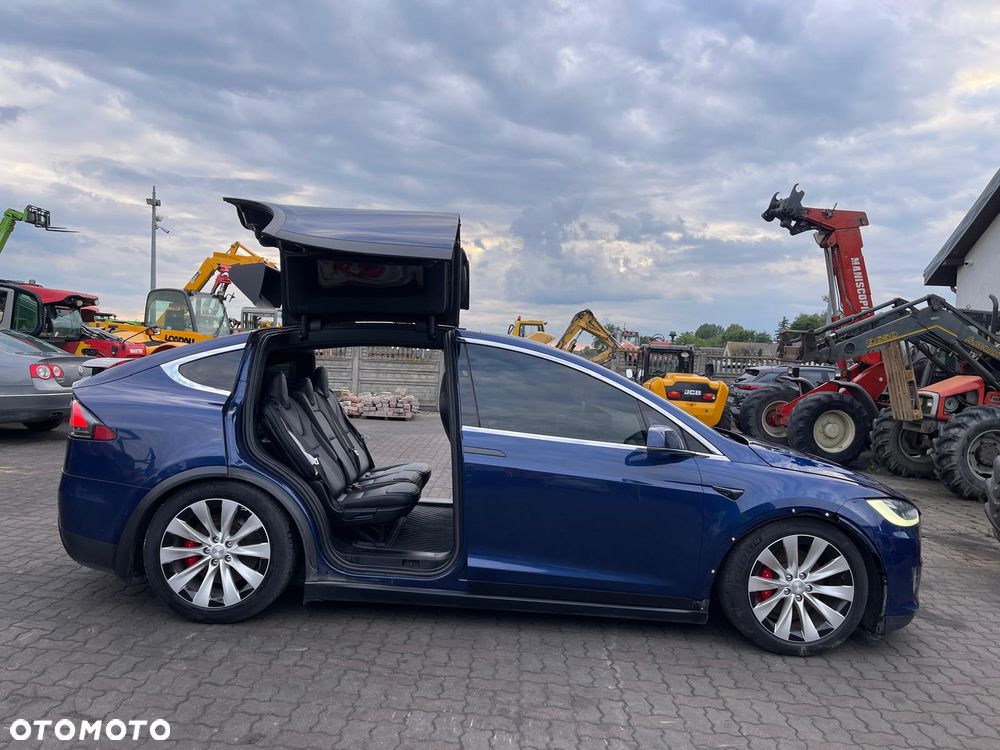 Tesla Model X Long Range - 28