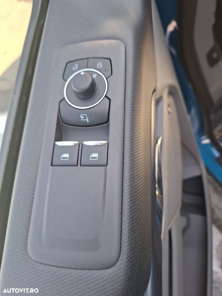 Ford Tourneo Custom - 19