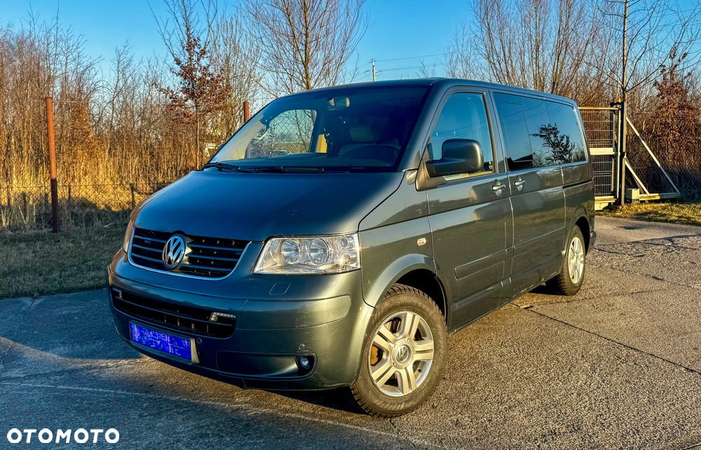 Volkswagen Multivan - 1