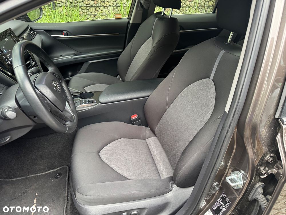 Toyota Camry 2.5 Hybrid Comfort CVT - 11
