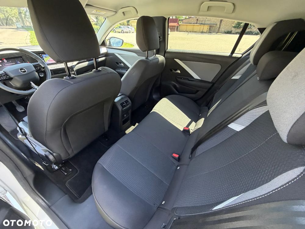 Opel Astra 1.2 Turbo Business Edition - 7