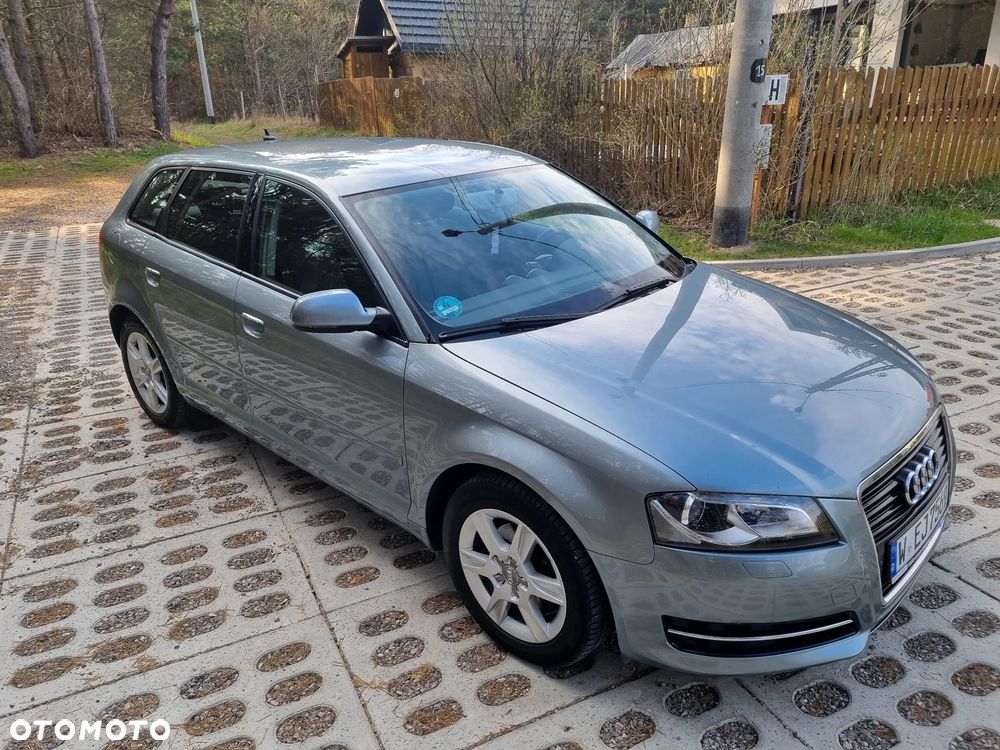 Audi A3 Sportback 2.0 TDI DPF Ambiente - 2