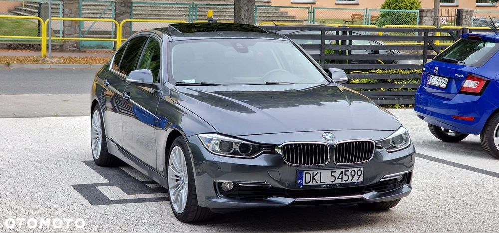 BMW Seria 3 328i xDrive Luxury Line - 1