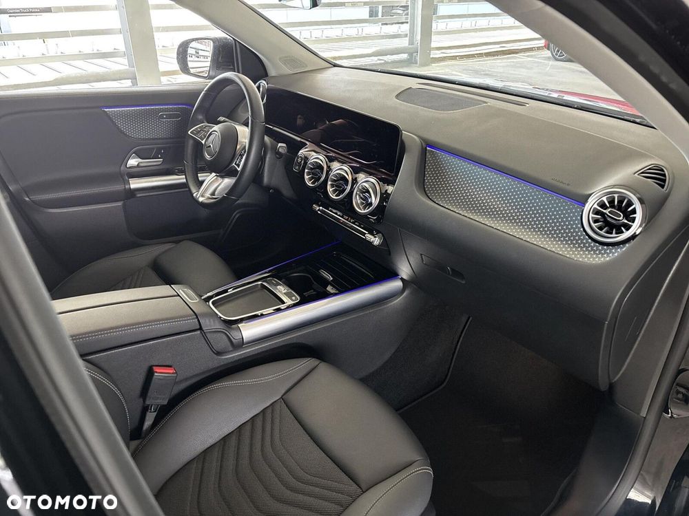 Mercedes-Benz GLA - 15