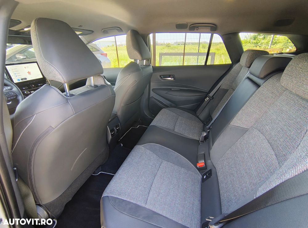 Toyota Corolla 1.8 HSD TS Dynamic - 11