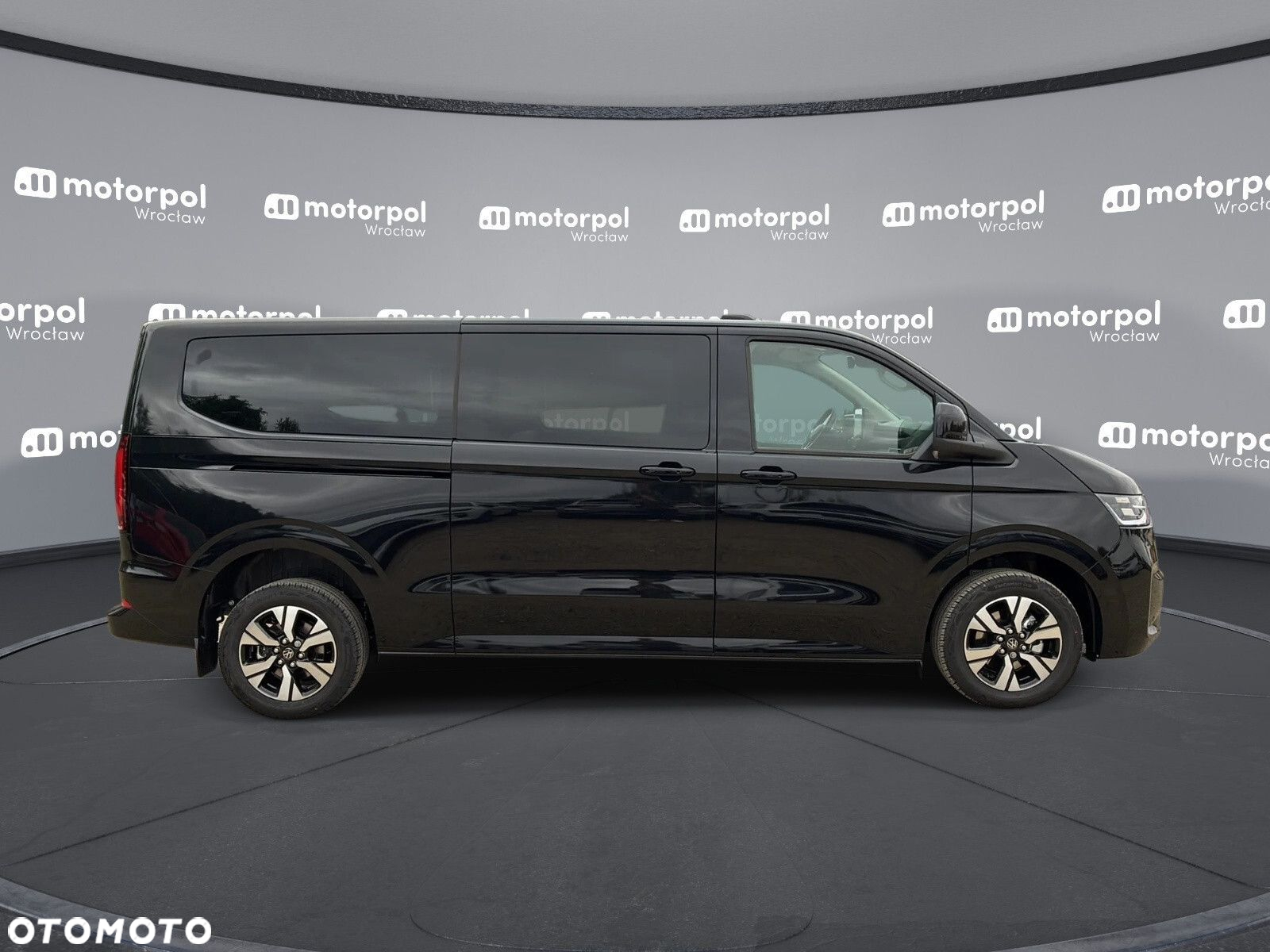 Volkswagen Caravelle - 5