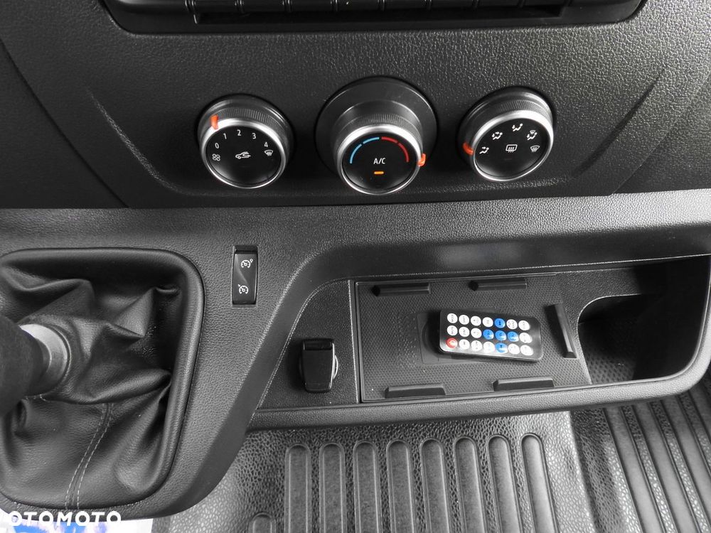 Renault MASTER PLANDEKA 10 PALET TEMPOMAT KLIMATYZACJA LEDY PNEUMATYKA  165KM - 35