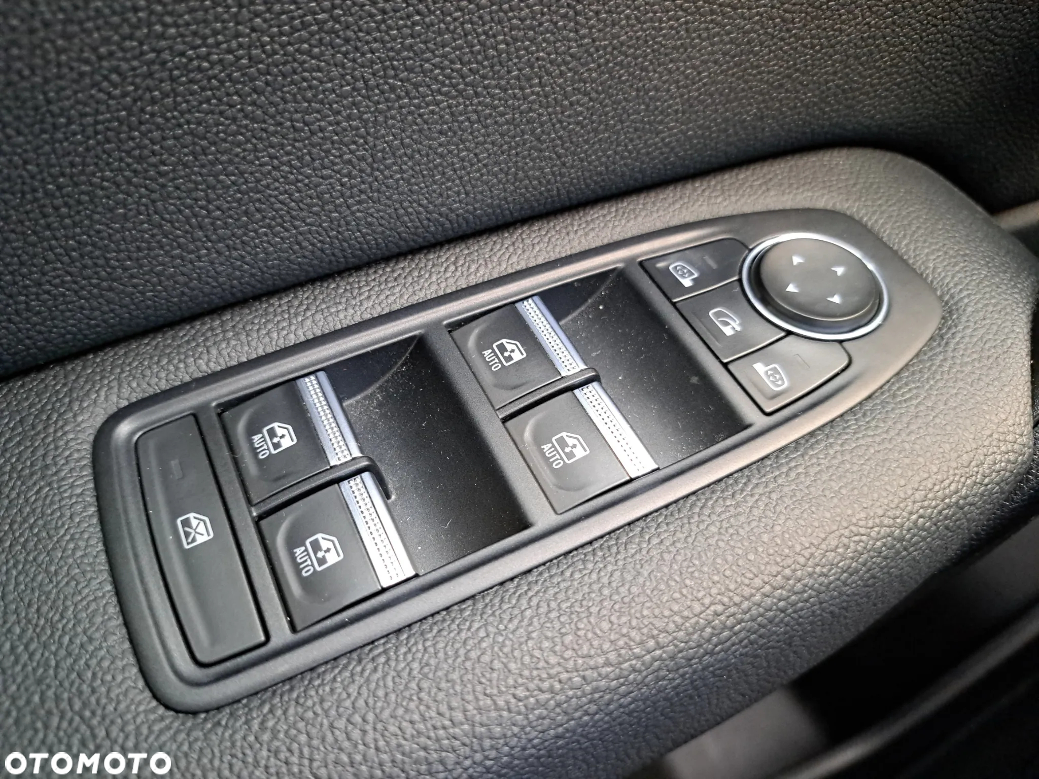 Renault Captur 1.3 TCe mHEV Techno EDC - 14