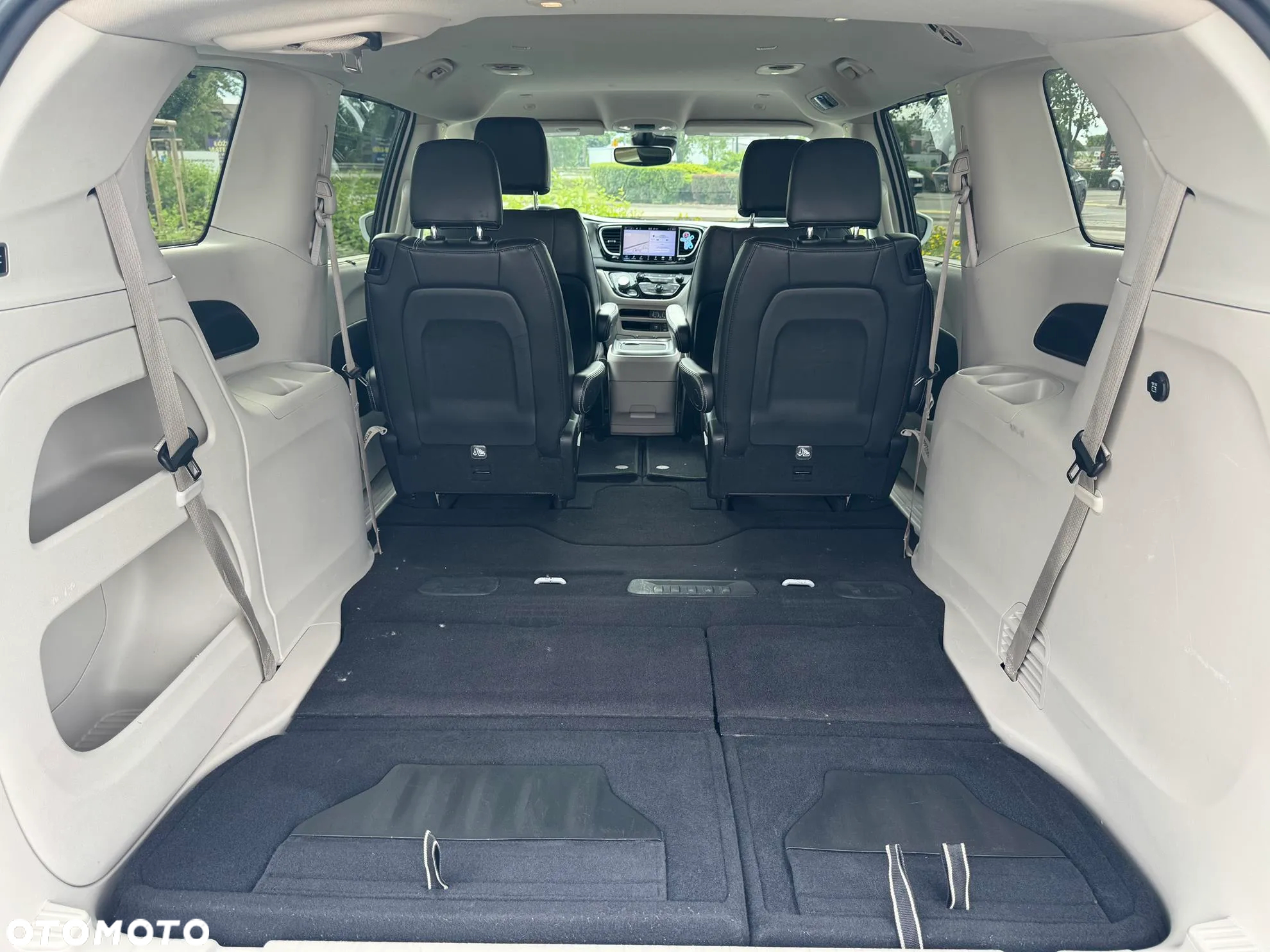 Chrysler Pacifica - 19
