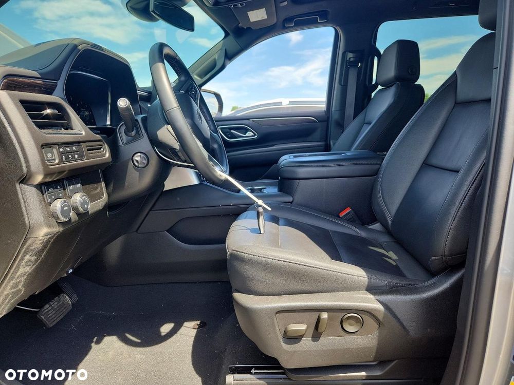 Chevrolet Suburban - 8