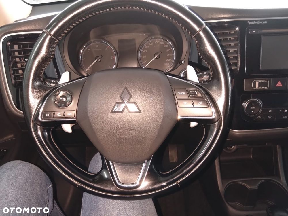 Mitsubishi Outlander - 6