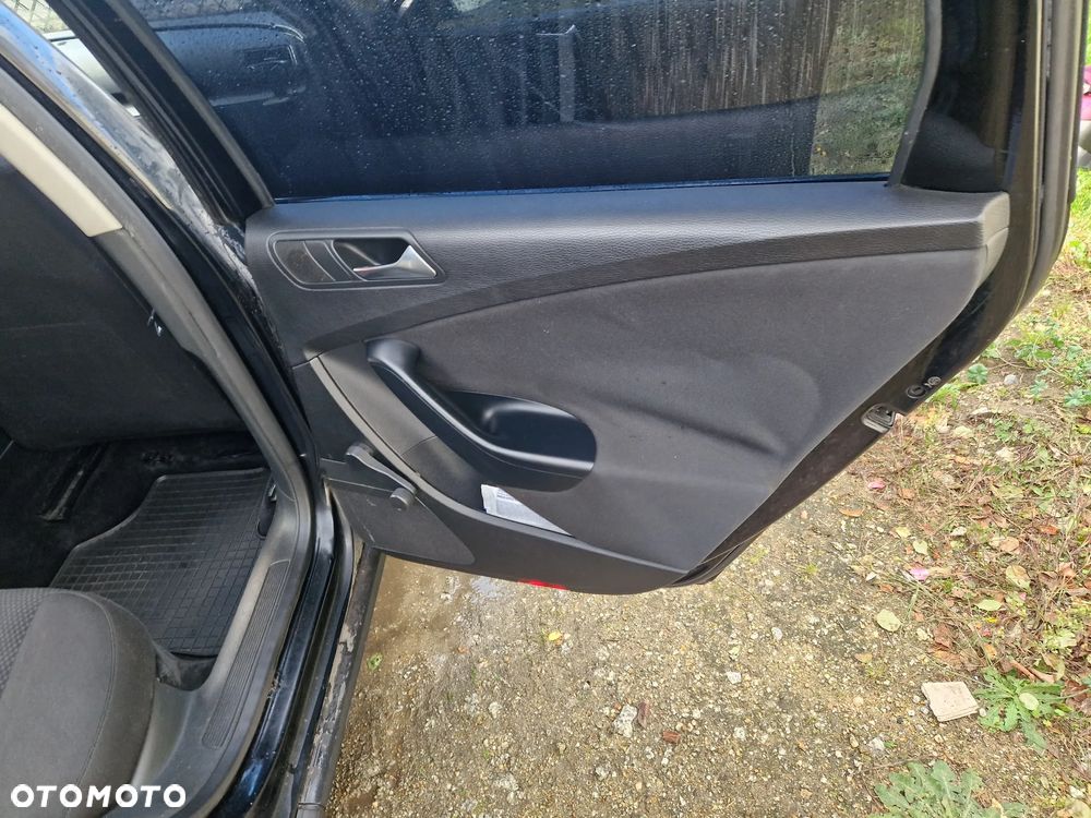 Volkswagen Passat 2.0 TDI DPF Comfortline - 18
