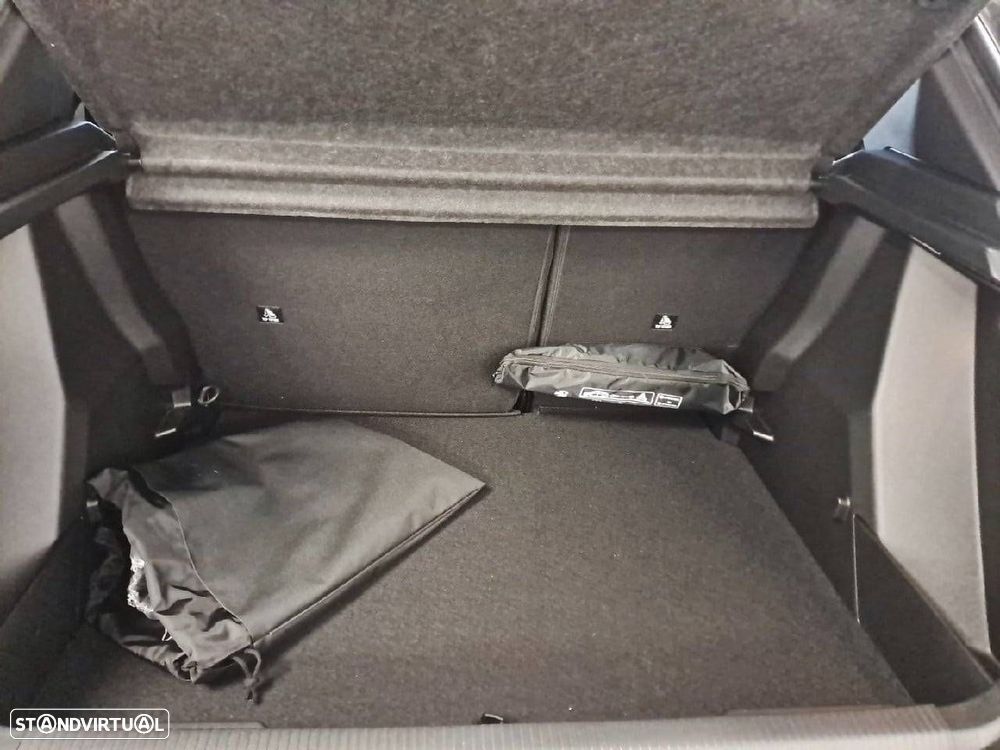 Peugeot e-2008 54 kWh Allure - 6