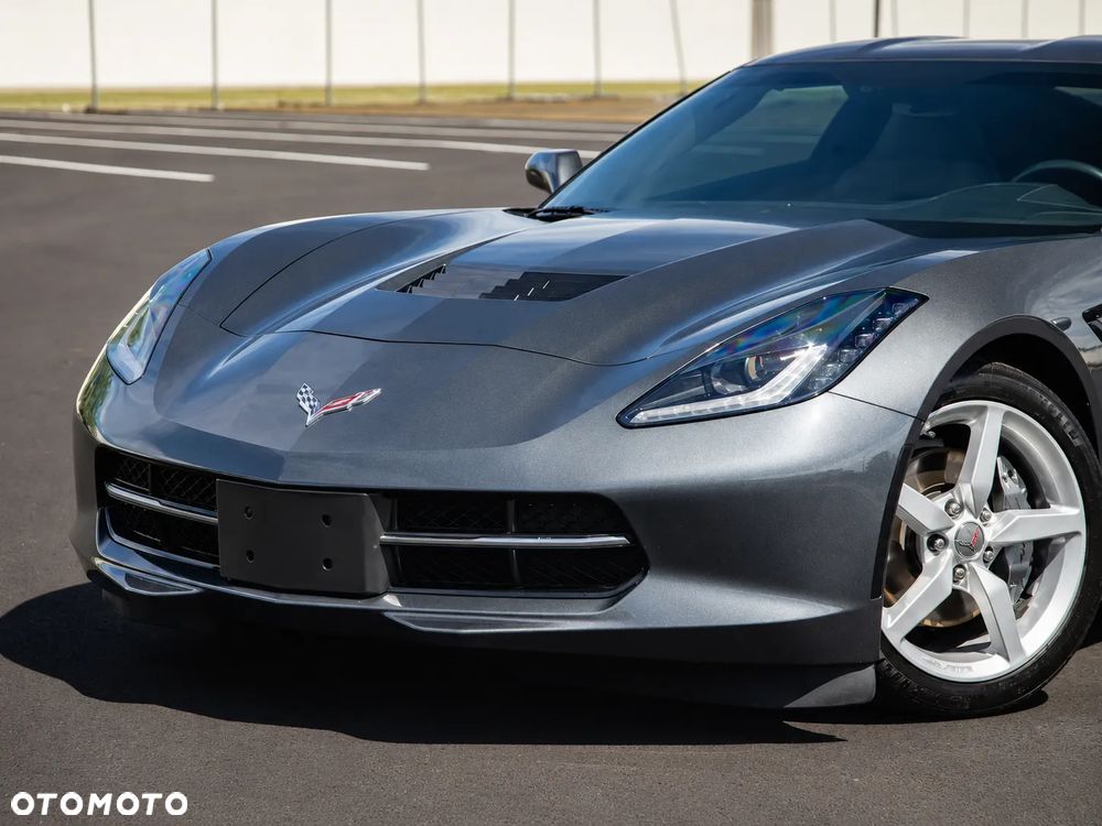 Chevrolet Corvette - 19