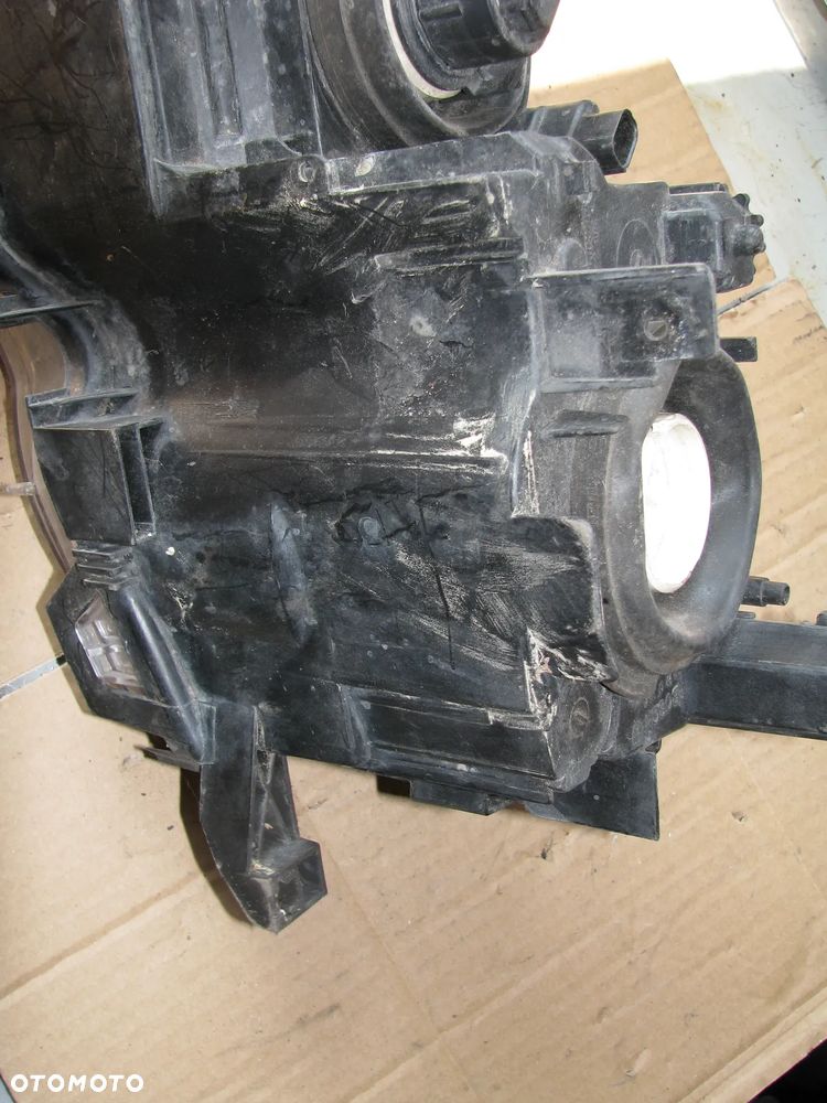 LAMPA PRZEDNIA PRAWA BMW E 46 - 13