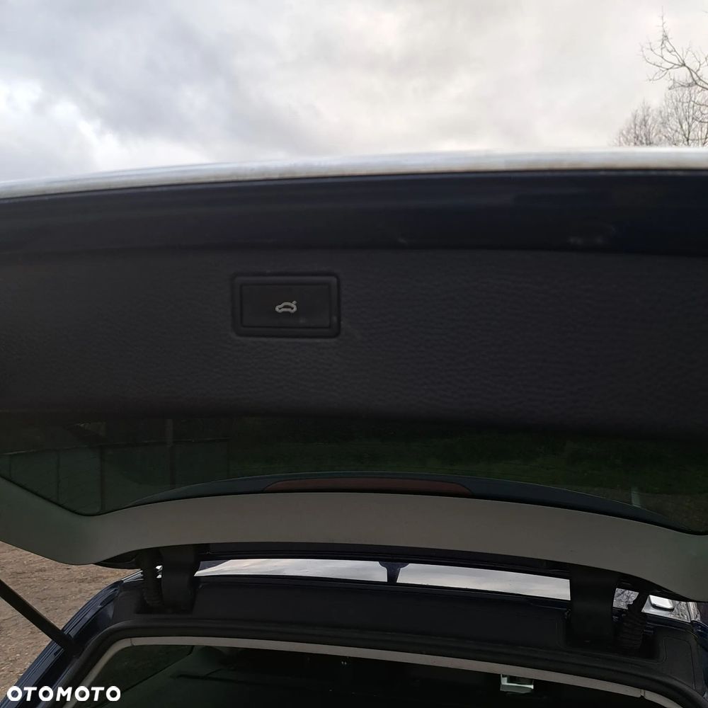 Volkswagen Passat Variant 2.0 TDI 4Motion Highline - 17