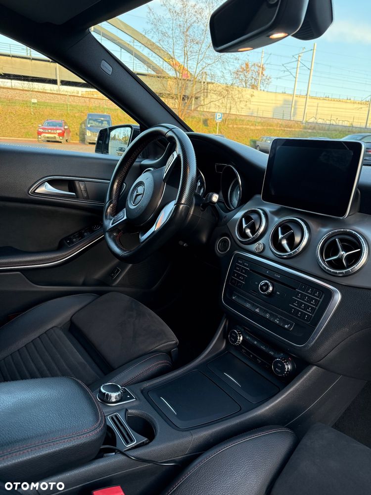 Mercedes-Benz CLA 200 (CDI) d 4Matic 7G-DCT Urban - 9