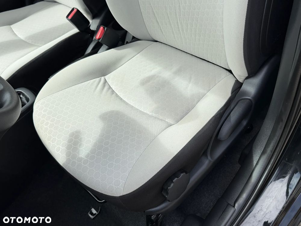Mitsubishi Space Star - 12