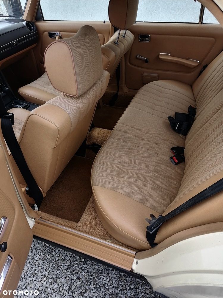 Mercedes-Benz W123 - 10