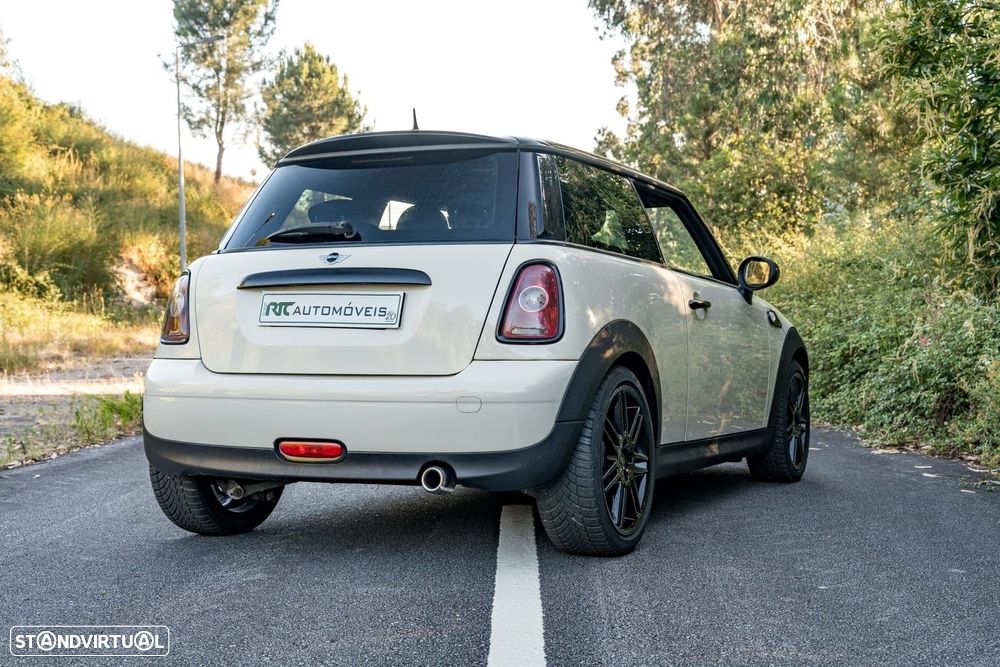 MINI 3 Portas Cooper D - 18