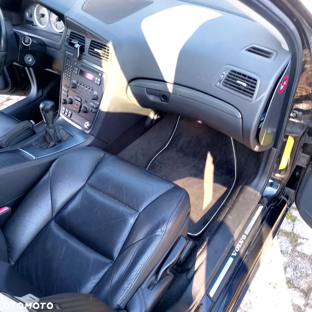 Volvo V70 2.4 Black Edition - 36