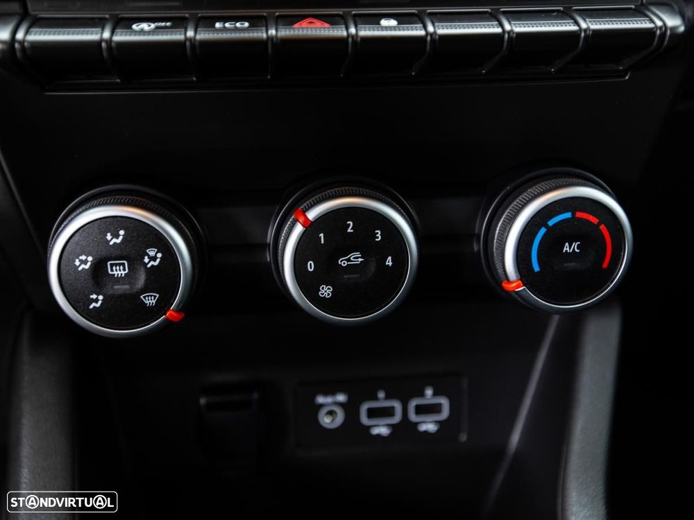 Renault Clio 1.5 Blue dCi Equilibre — fotografia 17
