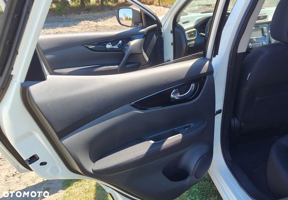 Nissan Qashqai 1.6 DCi ALL-MODE 4x4i N-Connecta - 16